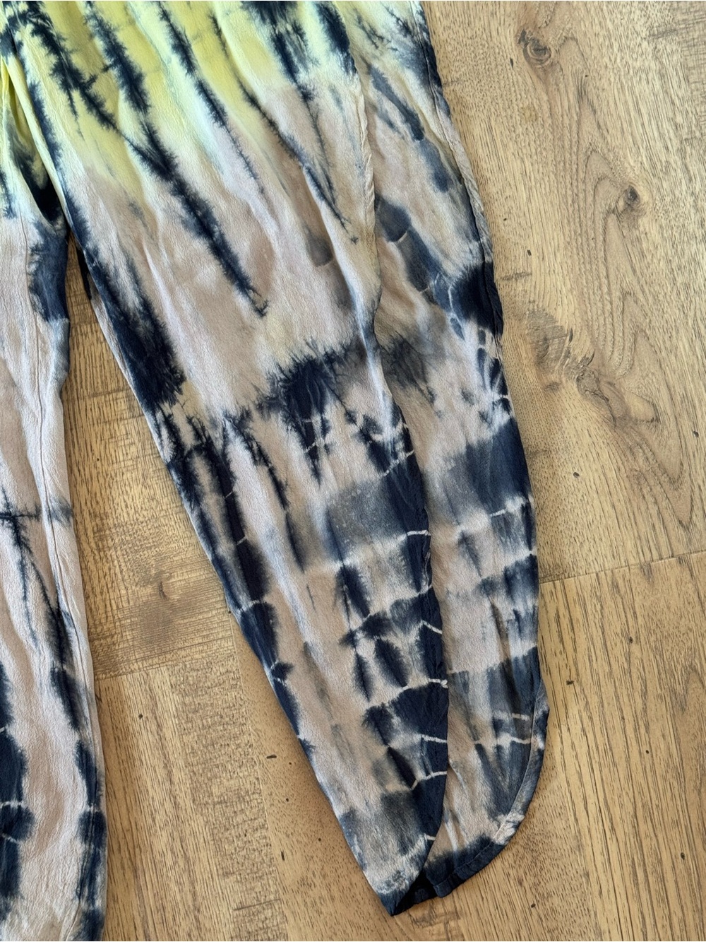 Fraiche by J Tie Dye Harem Pants Open Side Slit NWOT S - Picture 4 of 6